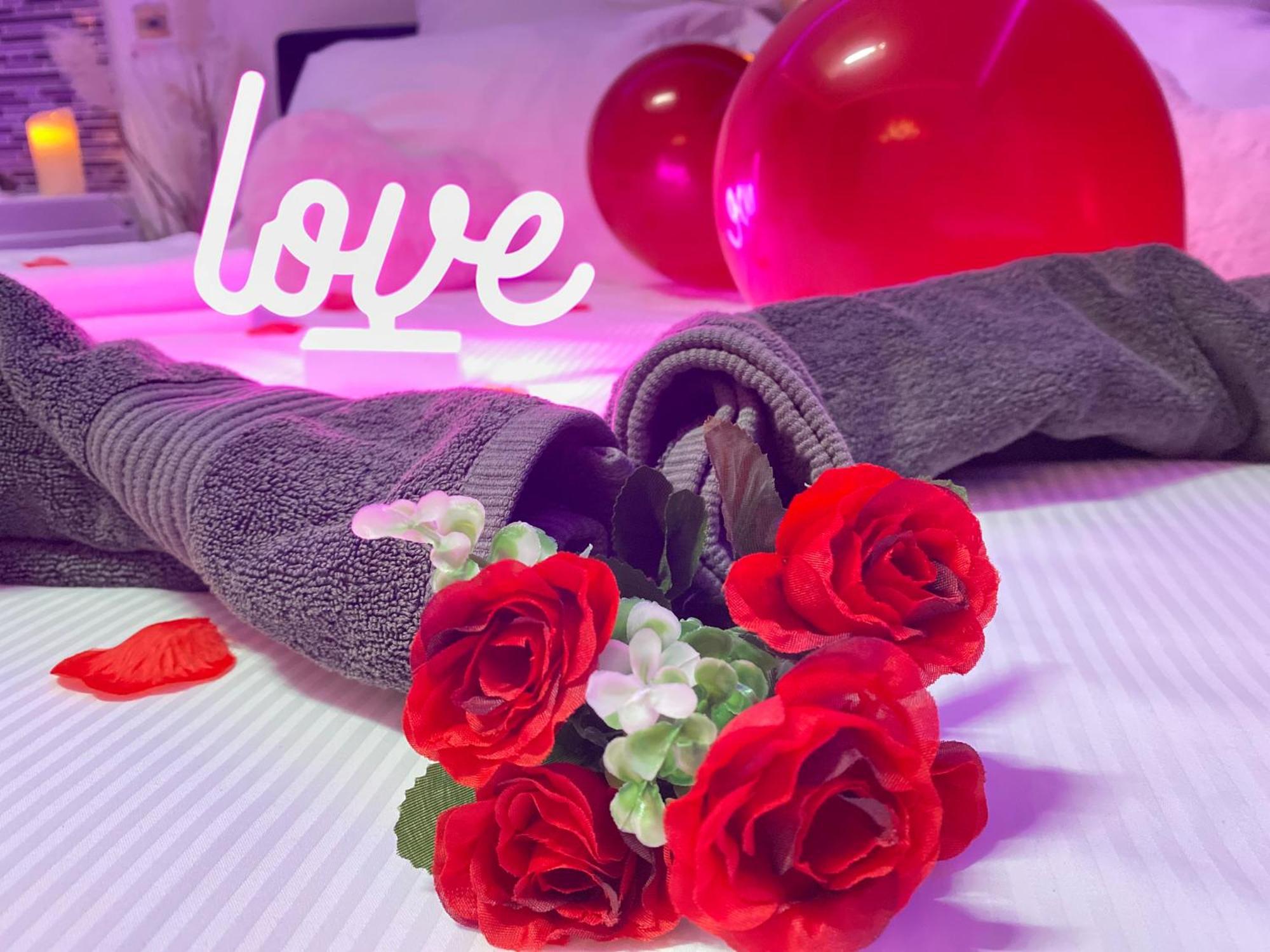 L'Escale Balneo'Romantique - Loveroom - Jacuzzi & Petit Dejeuner Вільє-сюр-Марн Екстер'єр фото