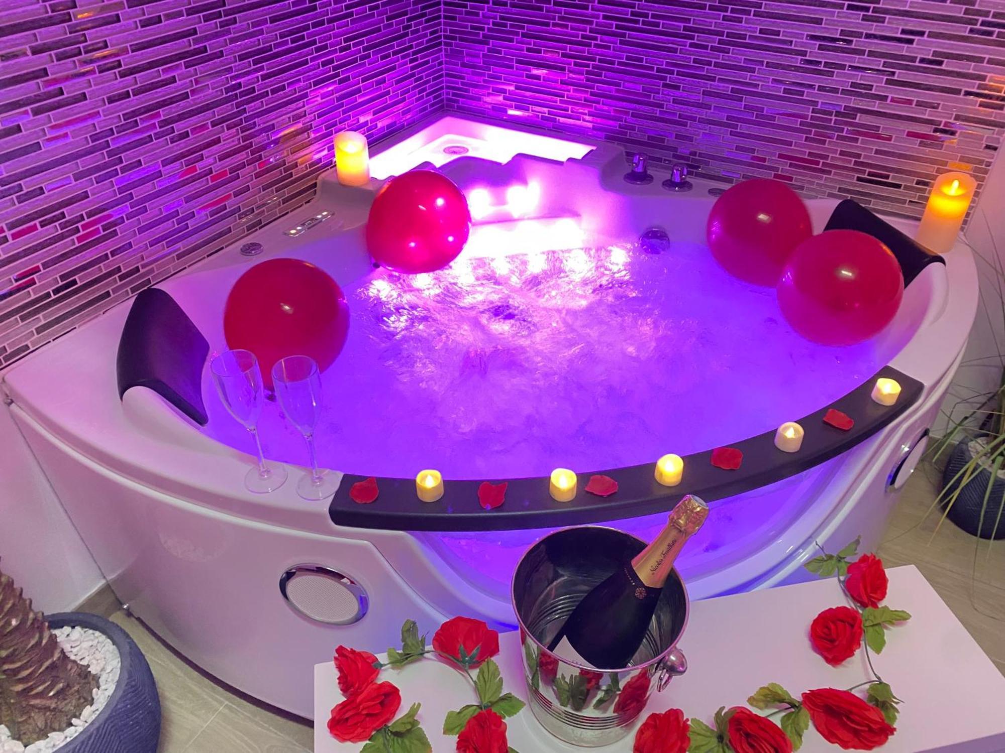 L'Escale Balneo'Romantique - Loveroom - Jacuzzi & Petit Dejeuner Вільє-сюр-Марн Екстер'єр фото
