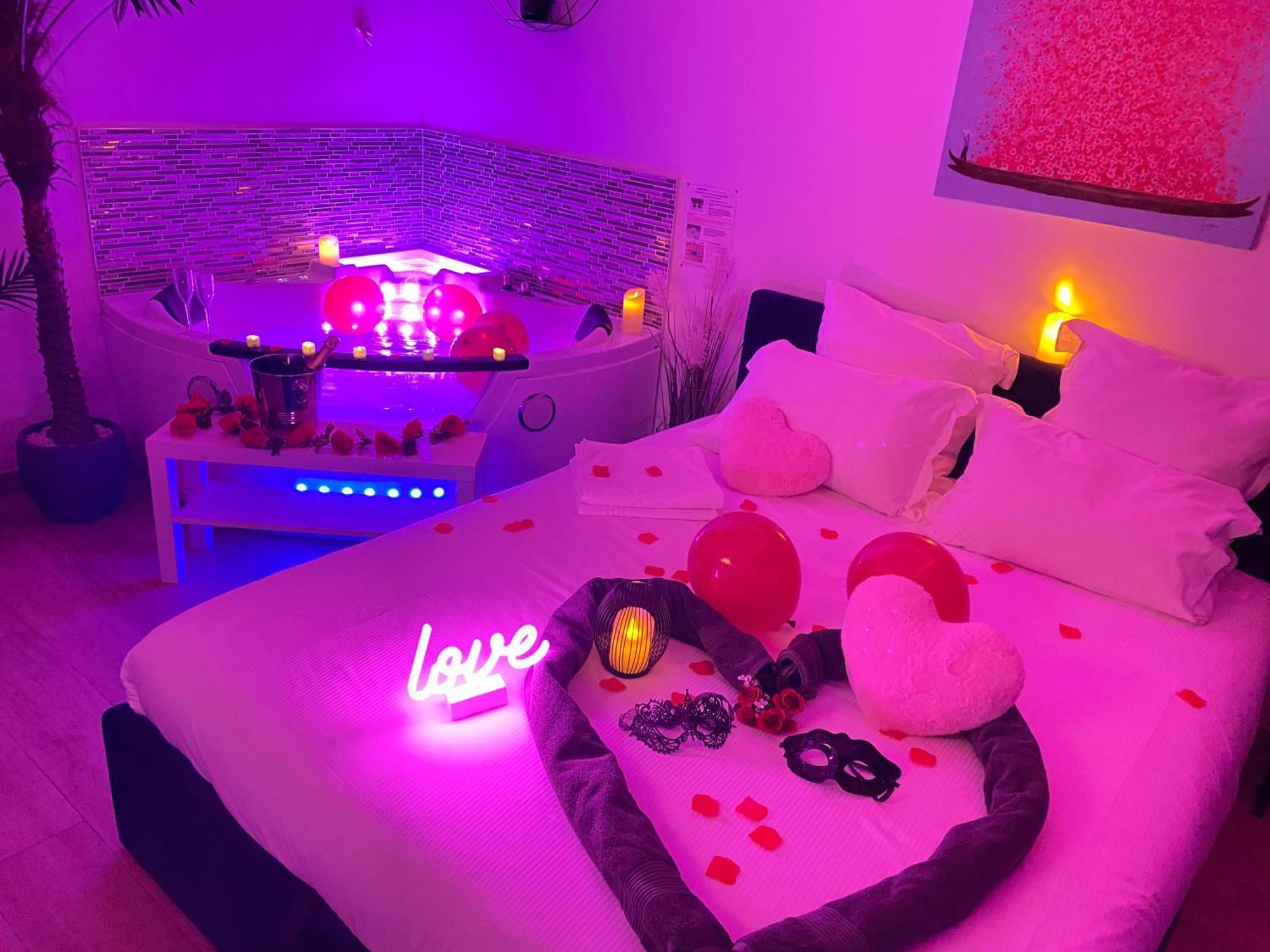 L'Escale Balneo'Romantique - Loveroom - Jacuzzi & Petit Dejeuner Вільє-сюр-Марн Екстер'єр фото